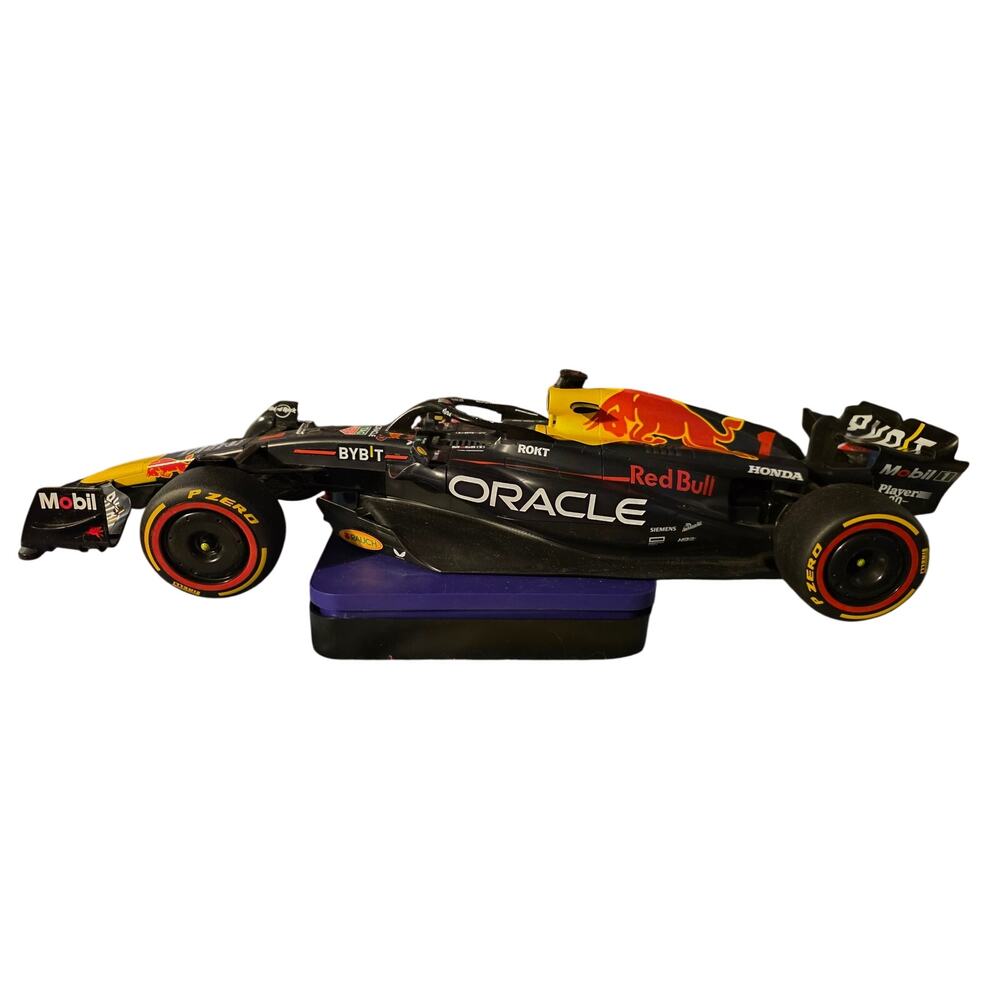 Oracle Red Bull Racing RB19 Max Verstappen #1 1:10 RC Car Model 82800